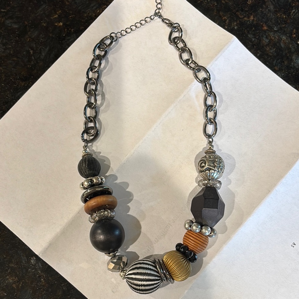 Elegant Multicolor Beaded Necklace